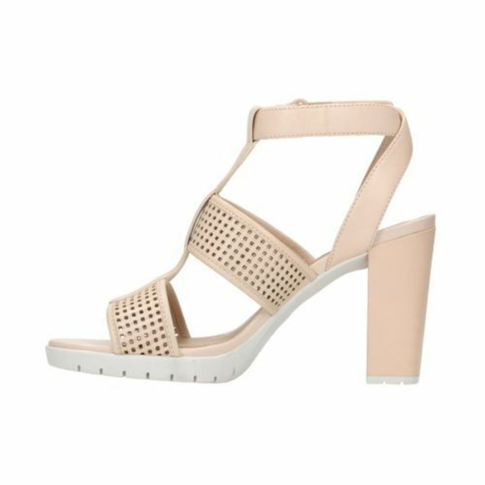 Well Worn Clarks Artisan Pastina Castle Leather Heeled Sandals Beige Size 7